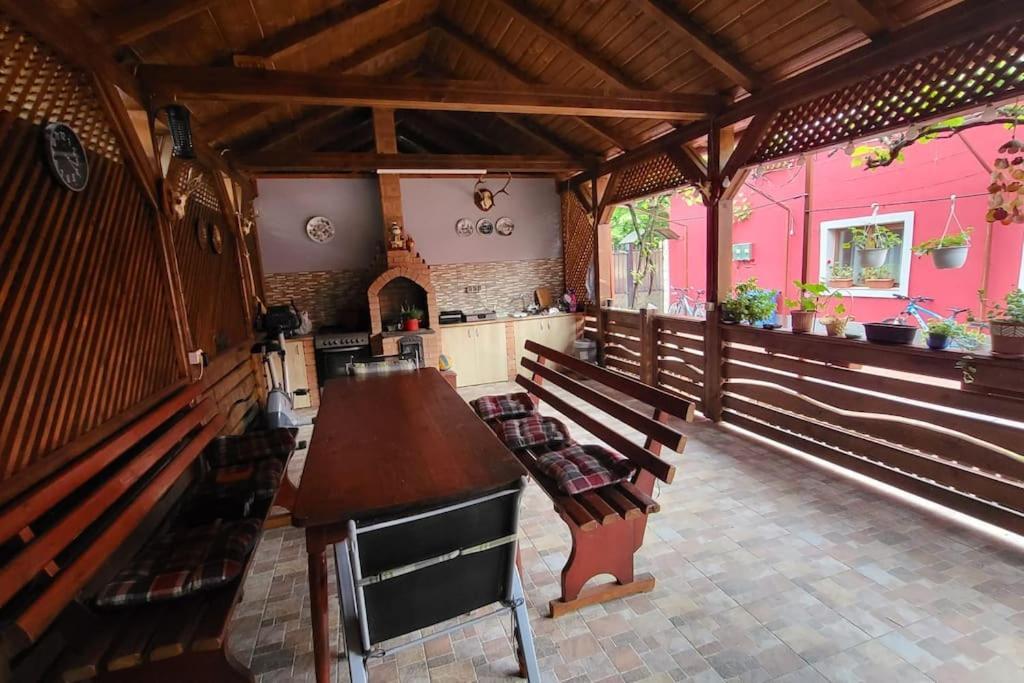 Casa In Oradea ! Villa Buitenkant foto